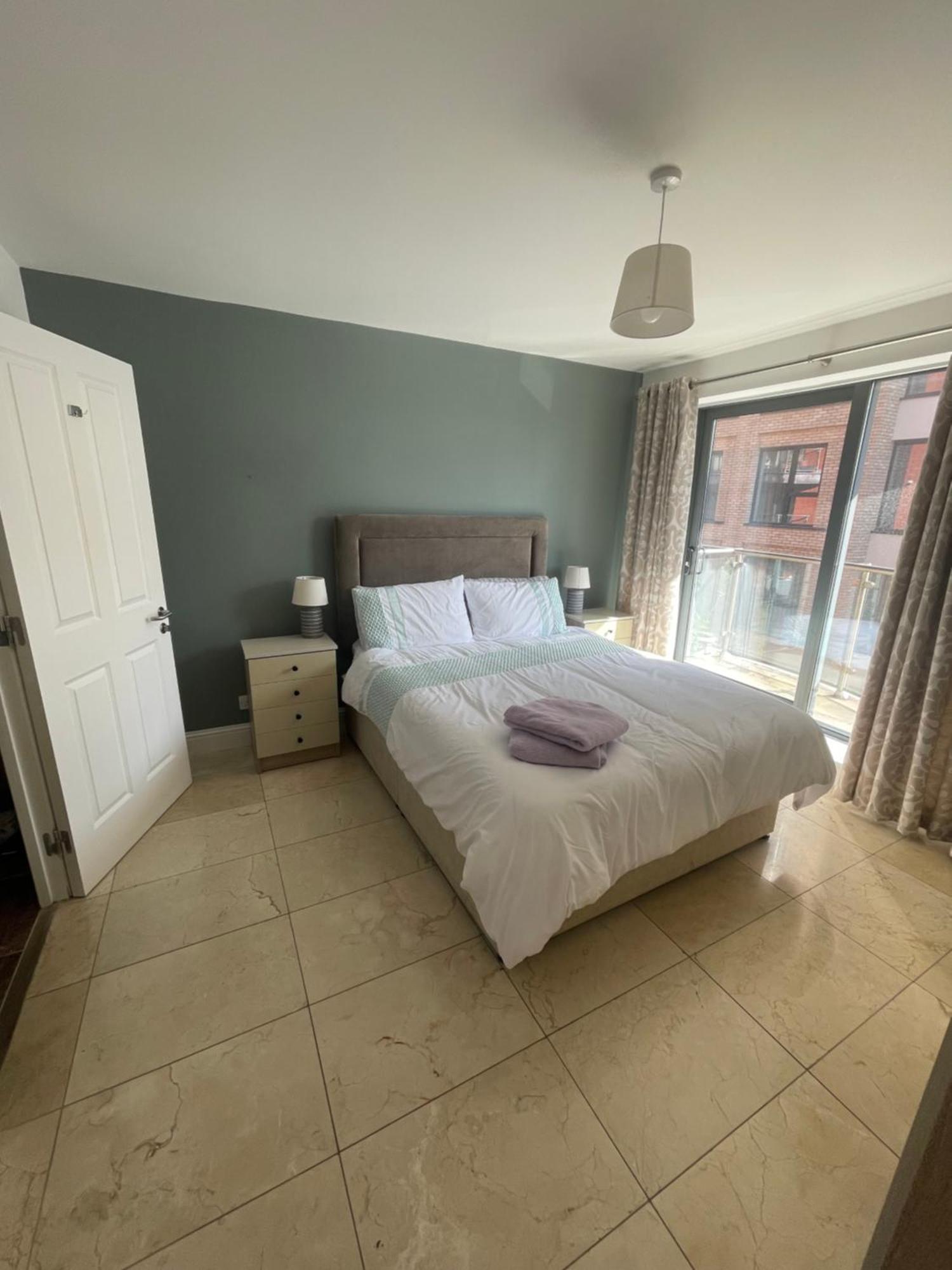 Fabulous And Sunny 2 Bed Apartment, In City Centre คอร์ก ภายนอก รูปภาพ